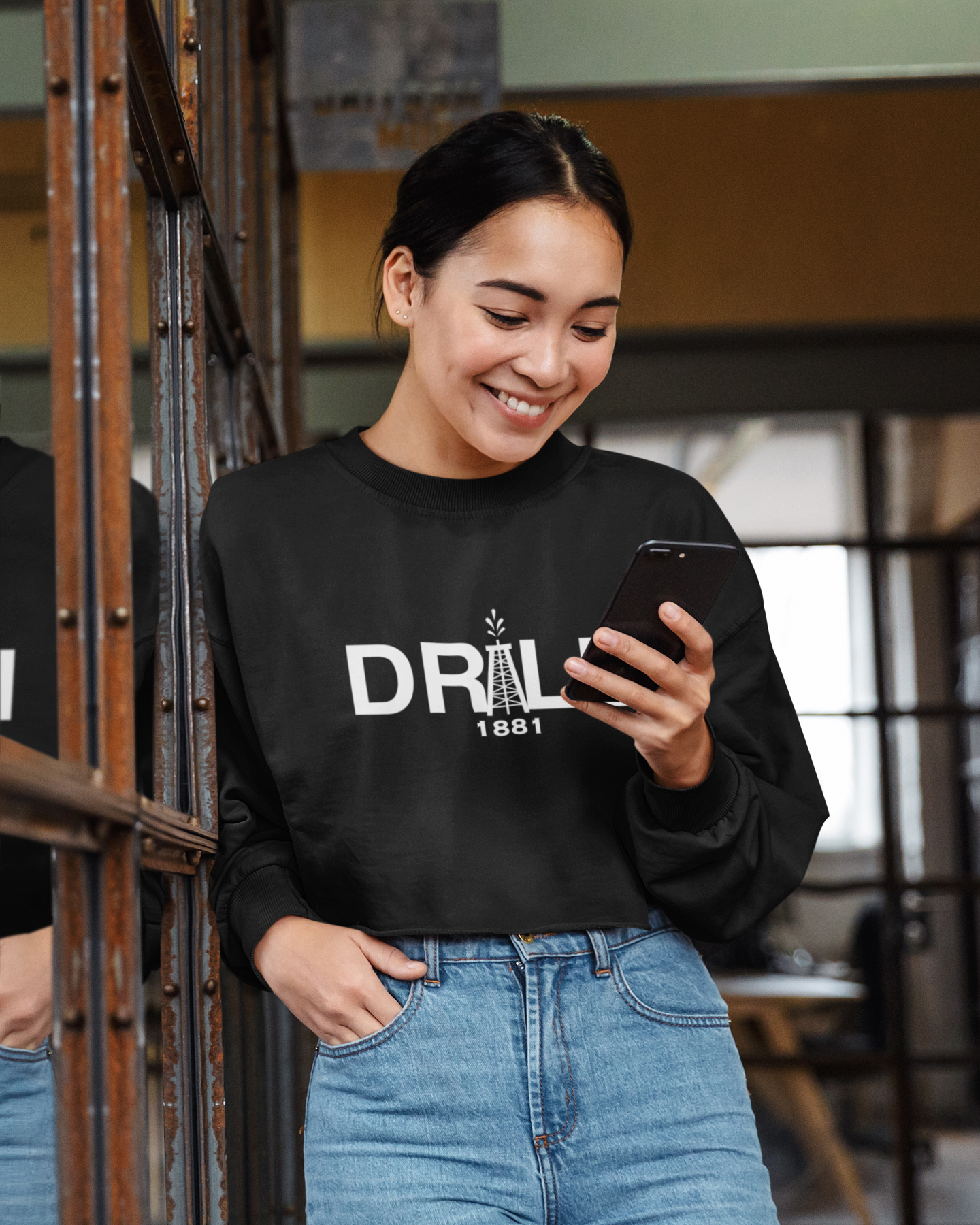 Drill Basic White Logo - Women's Cropped Sweatshirt